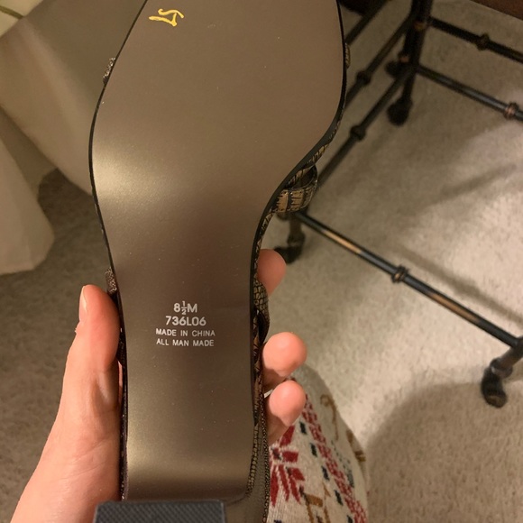 Casino Bronze Lifestride Heels, Never Worn, 8.5 - Picture 3 of 5